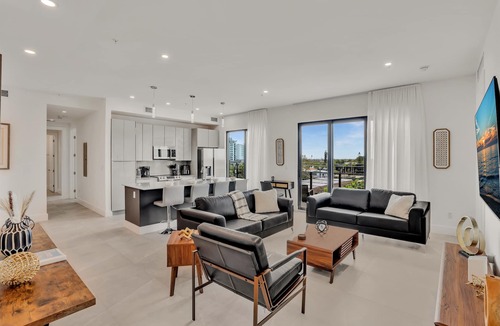 Harbordale Apartment | New Luxe 3/3 Condo Ft Lauderdale Beach & Las Olas