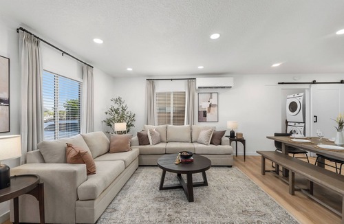 Normal Heights House | *NEW*Stylish 2King 2Twin Beds Workspace Parking