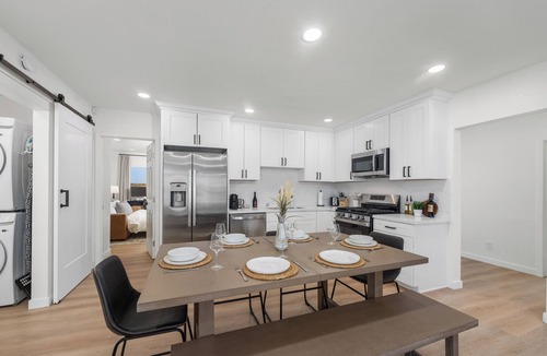 Normal Heights House | *NEW*Stylish 2King 2Twin Beds Workspace Parking