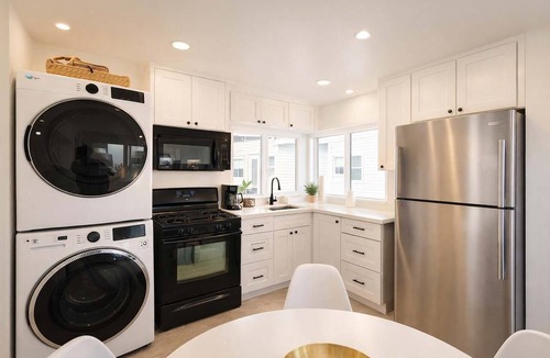 Mission Beach Apartment | New Top Floor Bayview Apt Steps to Bay & Boardwalk