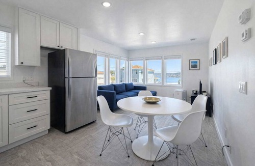 Mission Beach Apartment | New Top Floor Bayview Apt Steps to Bay & Boardwalk