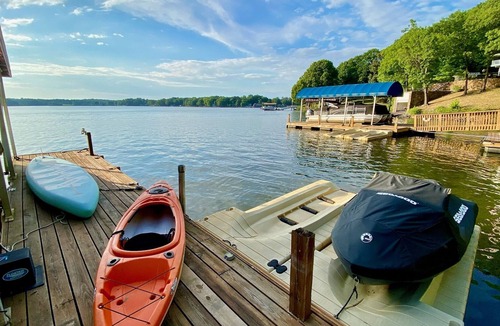 Southmont House | NEW Waterfront Home, Deep Water Dock, Sunset views, Theatre & Game Rooms, Kayaks