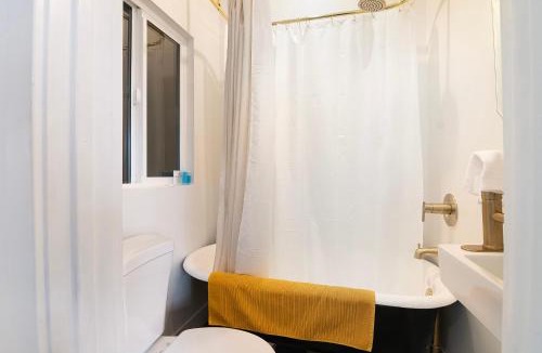 Downtown Apartment | Newly Renovated Glendale Studio - #203