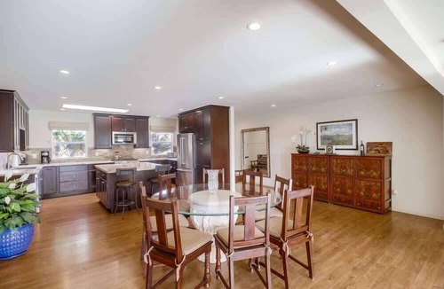Bay Park House | Ocean & Bay View Retreat | A/C & Private Yard