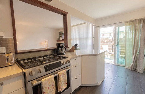 Ocean Beach House | Ocean Beach Bungalow Separate Entry and Clean