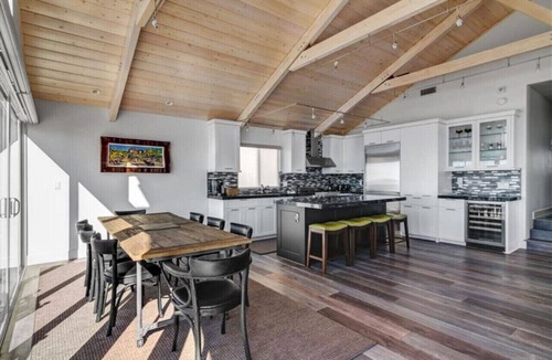 Carlsbad Condo | Ocean View Amazingness! Enjoy your vacation in one