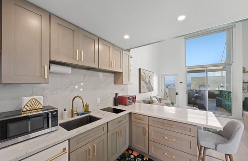Little Italy Condo | Ocean View Loft-Little Italy near Downtown/Gaslamp - Close to everything!