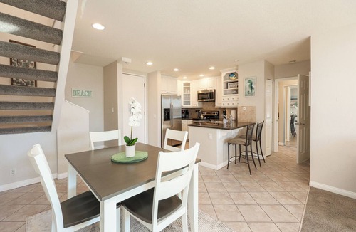 Townsite Condo | Ocean View North Coast Village Penthouse Condo! 2 Ocean View Balconies!