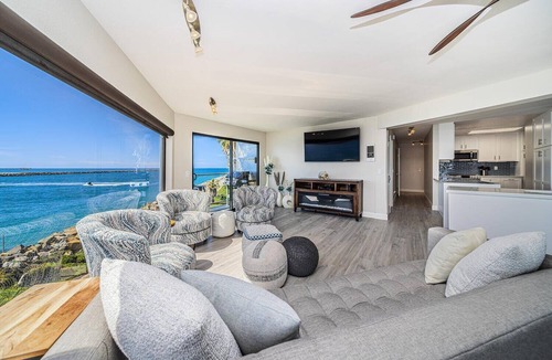 South Mission Beach Condo | Ocean Views * Penthouse * Dogs OK!