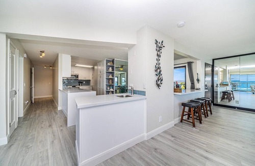 South Mission Beach Condo | Oceanfront * 2 Penthouses * Views Galore * Dogs OK!