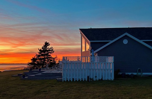 Miscouche Cottage | Oceanfront Chalet Style Cottage