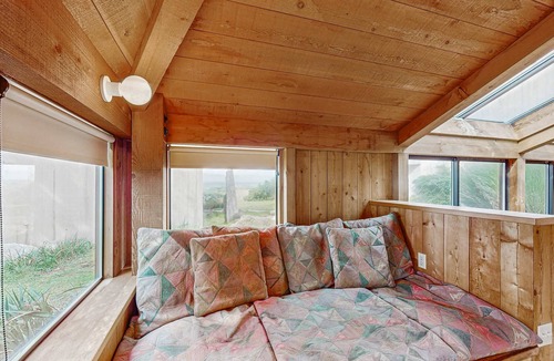 Sea Ranch House | Oceanfront estate with private hot tub & courtyard, dogs welcome