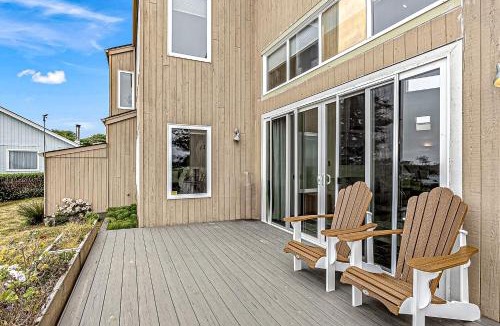Crescent City House | Oceanfront Oasis: Home Overlooking Pebble Beach!