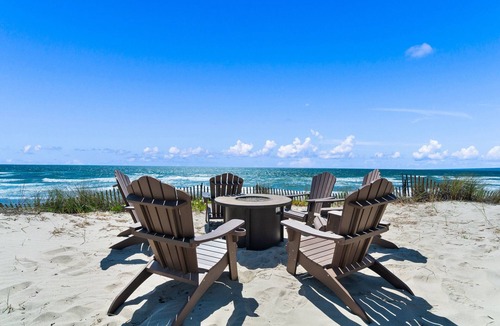 Watsonville House | Oceanfront Retreat Pajaro Dunes Beach, crashing wave views, private beach