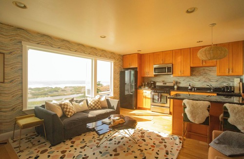 Parkside Apartment | Oceanfront & top-floor, 2-bedroom apartment in San Francisco