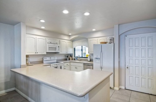 Solana Beach Condo | Oceanfront Views, Heated Pool, Hot Tubs, BBQ