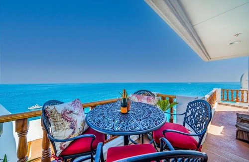 Avalon Villa | Oceanfront villa w One of a kind Amazing View
