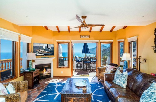 Avalon Villa | Oceanfront villa w One of a kind Amazing View