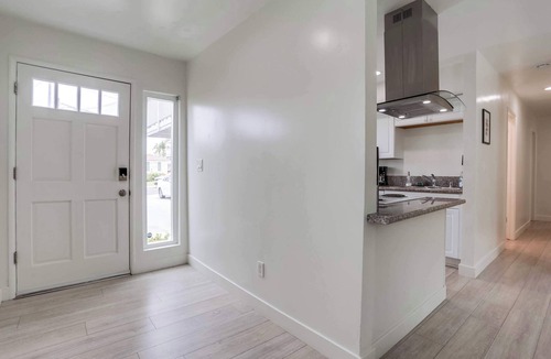 Village of La Jolla Condo | Oceanview Condo 3 Blocks to La Jolla Beach