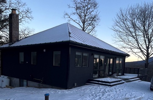 East Durham House | OMG Modern Country House wrap around deck beautiful sunrise walk to zoom flume.