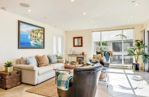 South Redondo Apartment | One Bedroom Oceanfront Residence with Panoramic Vi