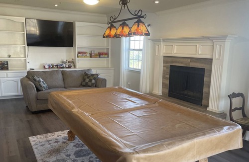 Fallbrook House | Orange Blossom Retreat in scenic De Luz Heights