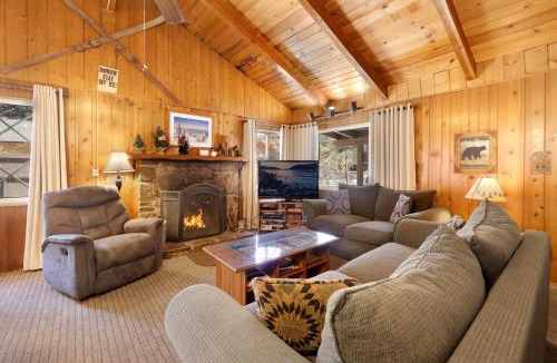 Big Bear Lake House | Oriole Cottage-621 by Big Bear Vacations