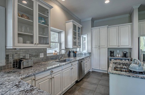 Bowling Green House | Paradise at the Palisades