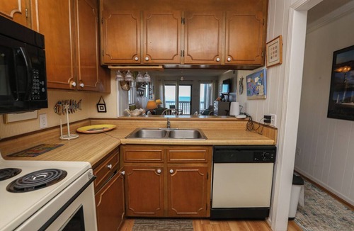 Kill Devil Hills Condo | Paradise Found - Oceanfront 2 BR Condo in Kill Devil Hills with Ocean Views