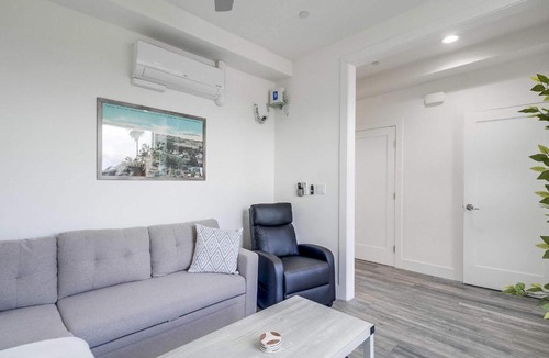 University Heights Apartment | Park Blvd 302 - Newly Built - Spa - Central