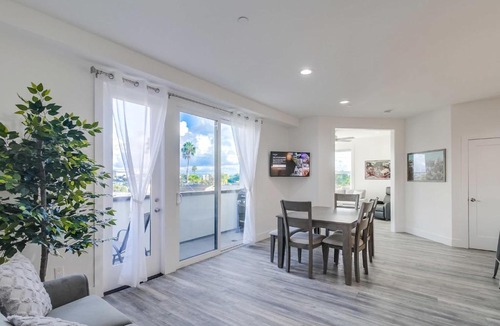 University Heights Apartment | Park Blvd Paradise 304 New construction, king bed!