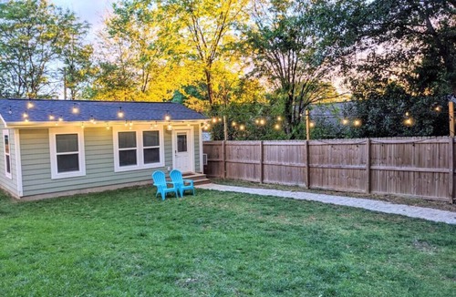 Villa Heights House | PARKWOOD PARENT · Bungalow+Tiny House ★ Private Yard ★ Pet Friendly