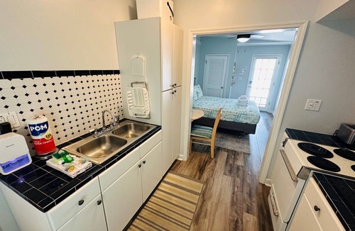 Pass-a-Grille Cabin | Pass-A-Grille St Pete Beach Bungalows Parking Wi-Fi