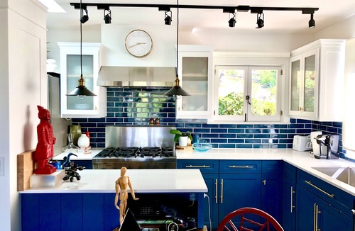 Eagle Rock House | Peaceful Hillside Garden Cottage