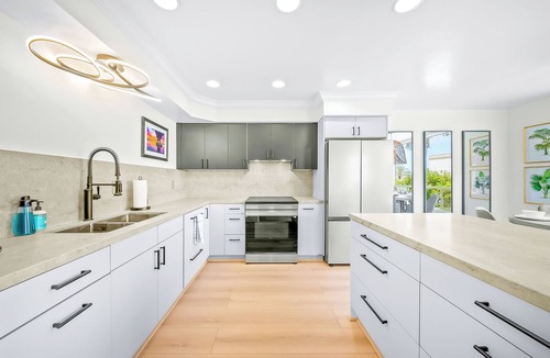 La Playa House | Pet Friendly 2 bedroom in Point Loma Overlooking Kellogg Beach - Stay for 30 days!