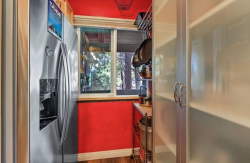 Tahoe Village Villa | Pet-Friendly 3BR | Heavenly & Fireplace | Sleeps 7