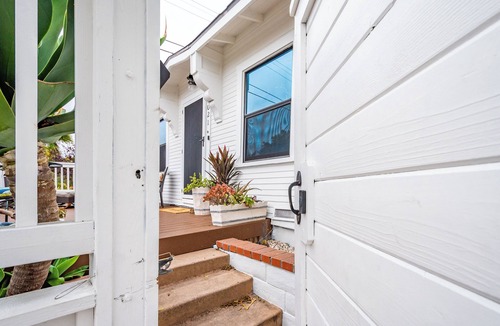 South Park House | Pet-Friendly Blanca Bungalow Artist Retreat in sunny San Diego