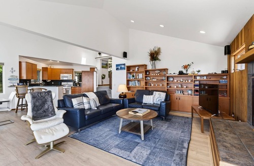 Gualala House | Pet-friendly Oceanfront Retreat w/King Beds & Hot Tub!