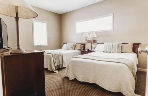 Chief Golf Cottages Villa | Picturesque Condo perfect for Golf, Families, Pools and Lake vacation