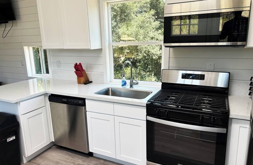 Fallbrook Cabin | Pitaya Cabin @ Vinyard Winery, 6 Adults, 2 Kids, Wifi, AC, Fallbrook