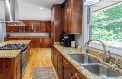 Cullowhee House | Pointer's point