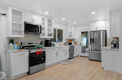 El Cajon House | Pool, Big Yard, View, King Bed, 10 Parking, 4BR - 2.5Bth