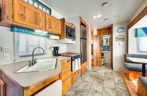 New London Cottage | Pool & Dock Access! Badin Lake Resort Gem