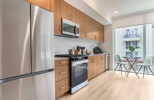 Downtown San Diego Apartment | Pool + Hot Tub + Rooftop Bay Views | Walk to Dining | Ancora by AvantStay