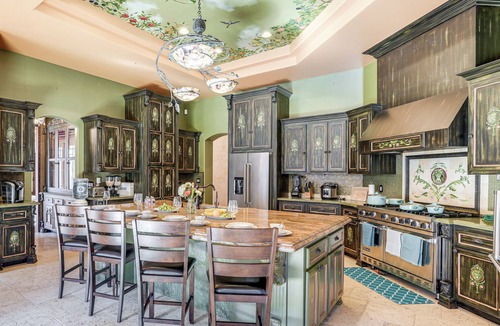 Gilroy House | Pool, Peacocks & Views! Lavish Retreat in Gilroy