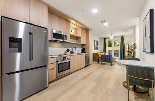 South Lamar Apartment | Pool + Rooftop | 1BDR Suite w/Balcony | The Code