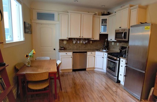 Inner Mission Apartment | Prime Sunny Mission 2 Bedrm Apartment with MCM Decor 4 Blocks to BART