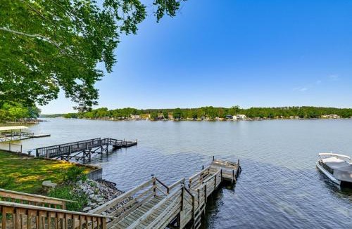 Southmont House | Private Dock! High Rock Lake Getaway in Lexington