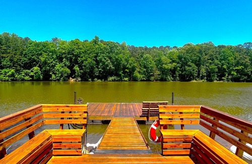 Belmont House | Private Lakefront Getaway - 2 Houses on one serene property!
