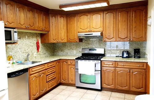 Daly City House | Private Unite in Daly City near Bart & San Francisco